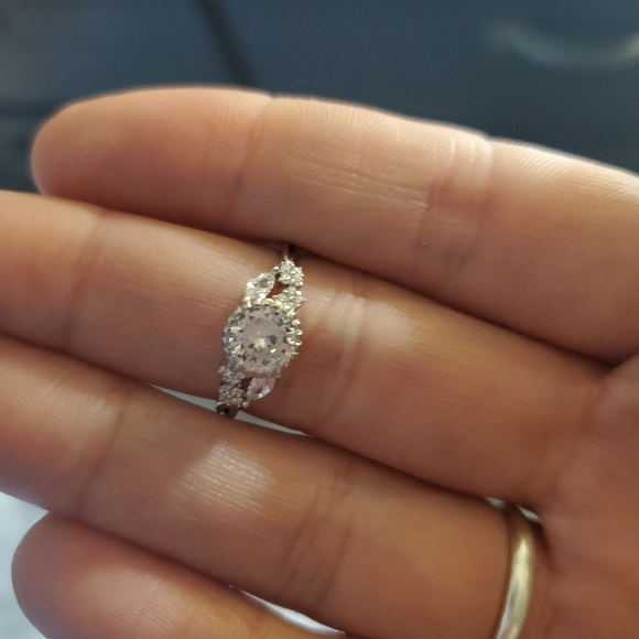 3/$20 Charmed aroma ring size 6 - Picture 1 of 1